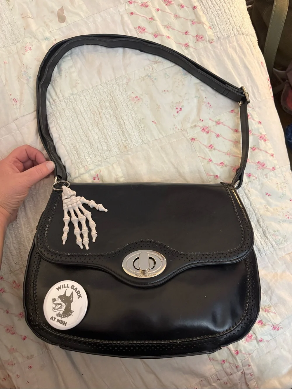 Vintage Giani Bernini Black Leather Shoulder/Crossbody Turnlock Handbag